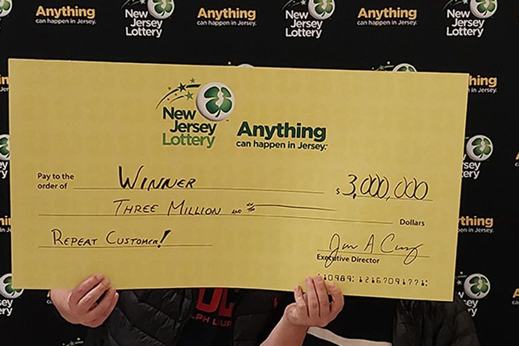 یک زوج با وجود شانس «یک در دو تریلیون» دوبار جایزه لاتاری بردند!