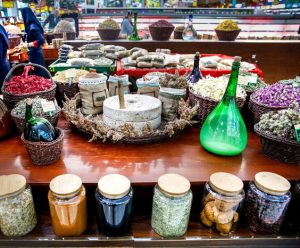 تبدیل عطاری به مرکز ویزیت بیمار غیر قانونی است